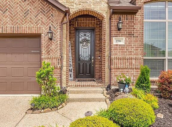 3rd image of 2704 Spanish Oak Trl