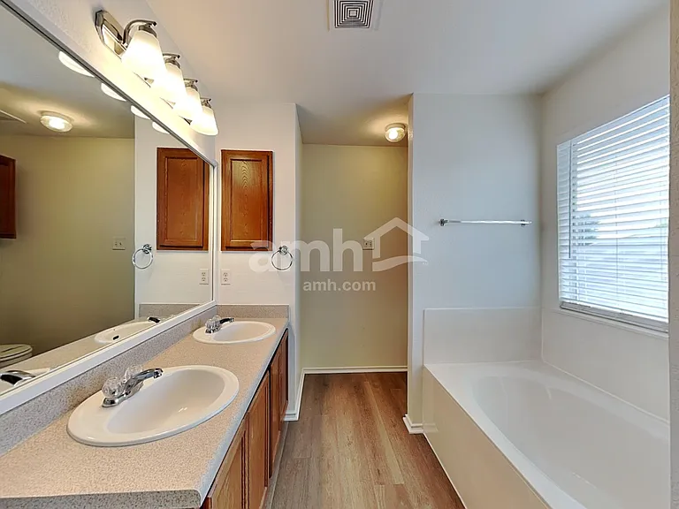 13801 Briarcreek Loop — Photo 10