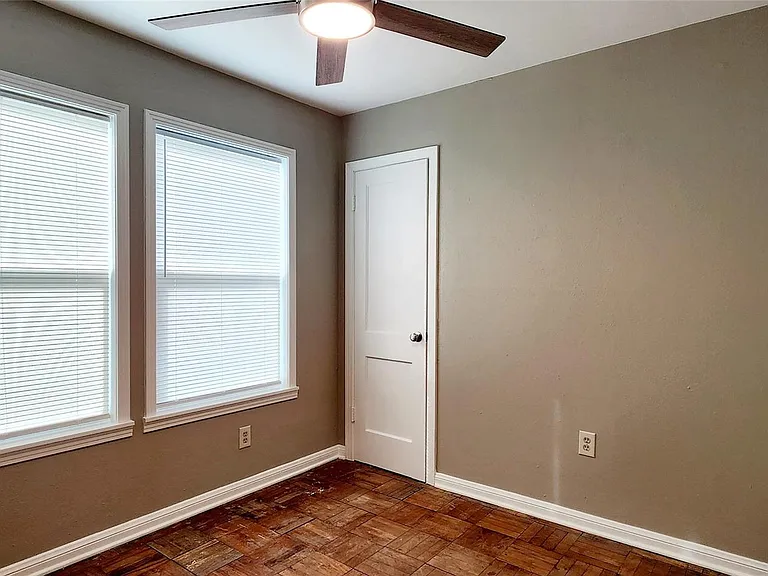 113 Laurel St — Photo 13