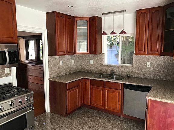 2nd image of 519 W 9th St