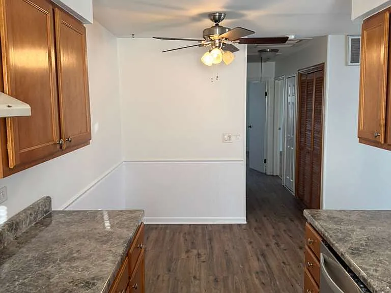1485 Quaker Ln #116D — Photo 7
