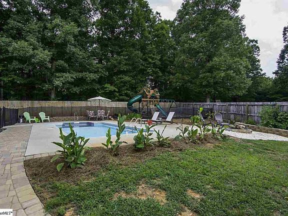 5th image of 117 Ladson Lake Ln