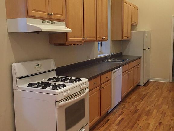 2nd image of 1405 W Belden Ave #1N