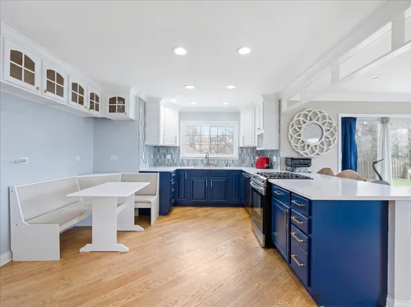 4309 Market St, Crystal Lake, IL 60012