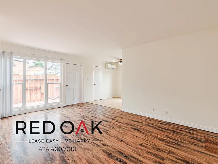 712 N Ardmore Ave #4 — Photo 1
