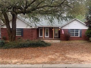 598 Ridgewood Dr, Daphne, AL 36526