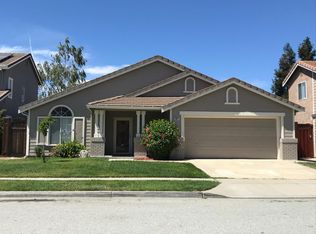 1427 Finch Ln, Gilroy, CA
