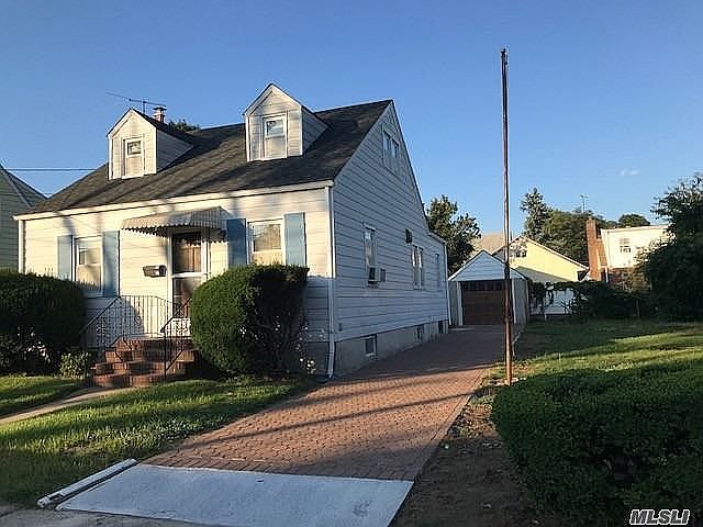 1st image of 946 Cherry Ln
