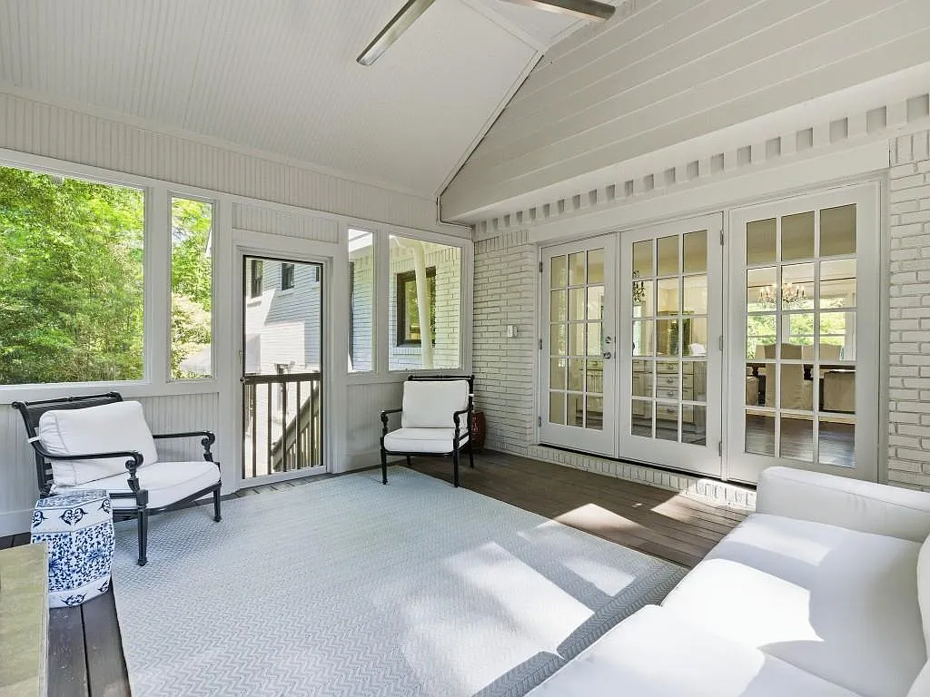 5 bed, 4.5 bath, 4006 sqft, $7,500 — Photo 2
