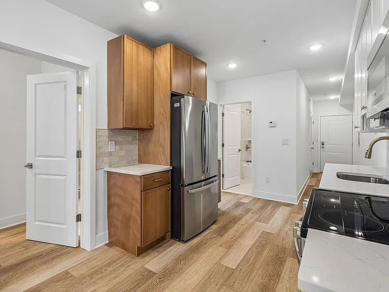 Brand New Luxury Apartments West Philly — Photo 24