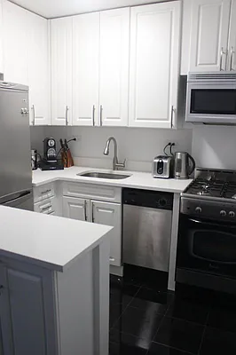 Rented by Coldwell Banker Warburg | media 1