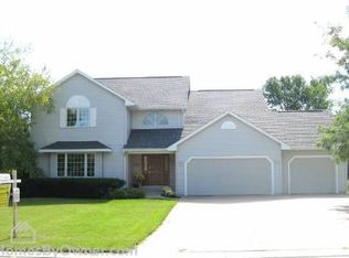 1075 Sand Point Rdg, Neenah, WI 54956