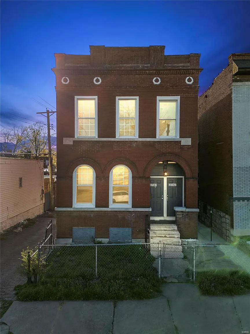 3747 Oregon Ave photo 1