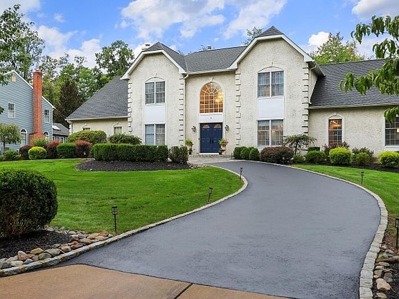 2nd image of 8 Downingtown Ct