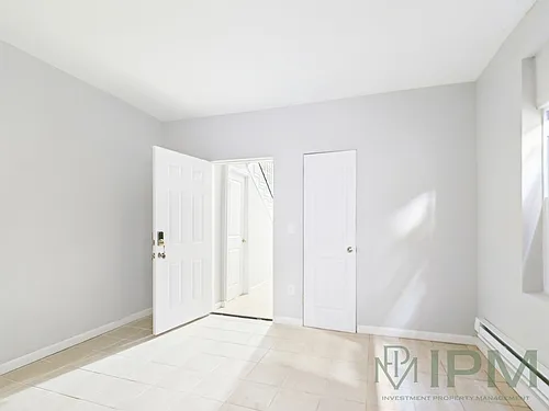 341 S 6th St Photo 1