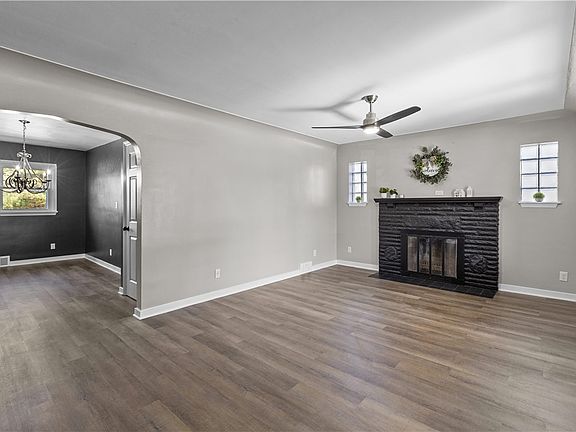 4th image of 1095 Martin Ave
