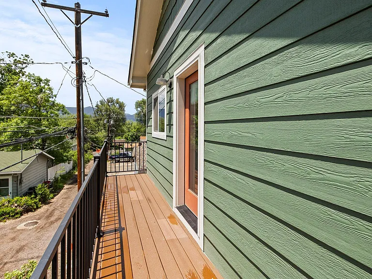 815 E Cache La Poudre St #B — Photo 26