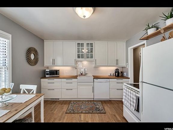 5th image of 1053 W Macfarland Dr