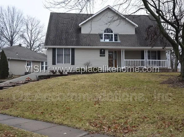 1140 SW Huntington Dr, Blue Springs, MO 64015