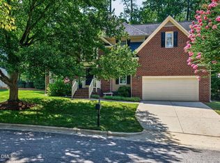 107 Stansbury Ct, Cary, NC 27518