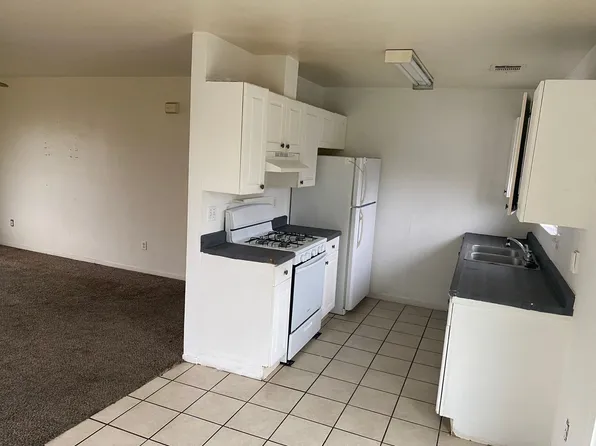 1206 A-D Kaweah, 1206 Kaweah St APT C, Hanford, CA 93230
