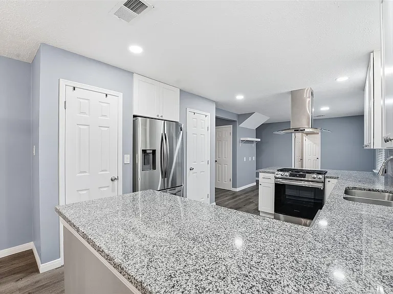 7815 12th Fairway Ln — Photo 3