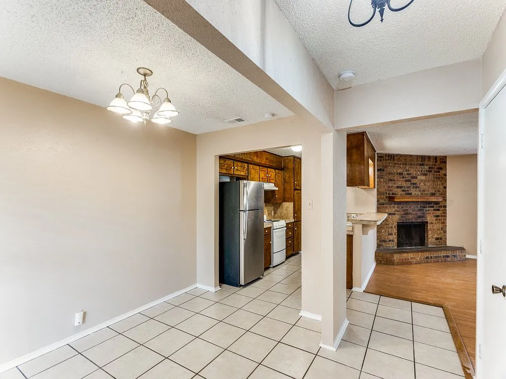 3 bed, 2.0 bath, 1530 sqft, $1,675 — Photo 4