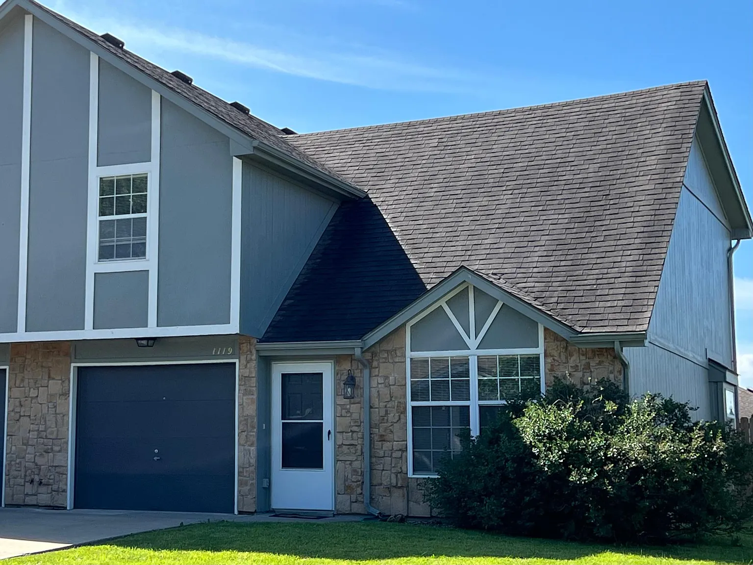 1119 Dean Dr — Photo 2