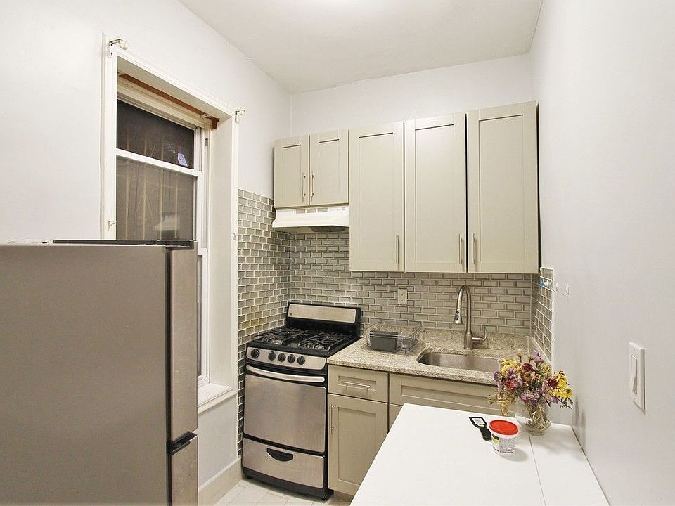2nd image of 402 W 51st St APT 1D