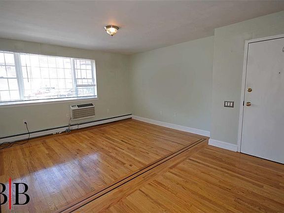 2nd image of 1039 E 86th St APT 1