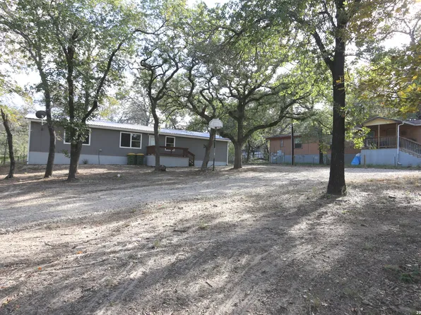 76 & 76B Post Oak, La Vernia, TX 78121