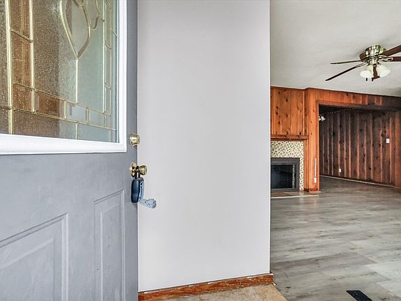 5th image of 3234 E Fulton Ave