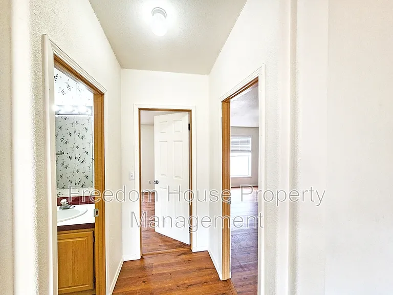 5220 Jerry Ave — Photo 13