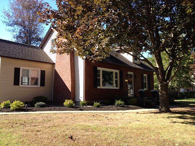 1st image of 1 Elizabeth Ln