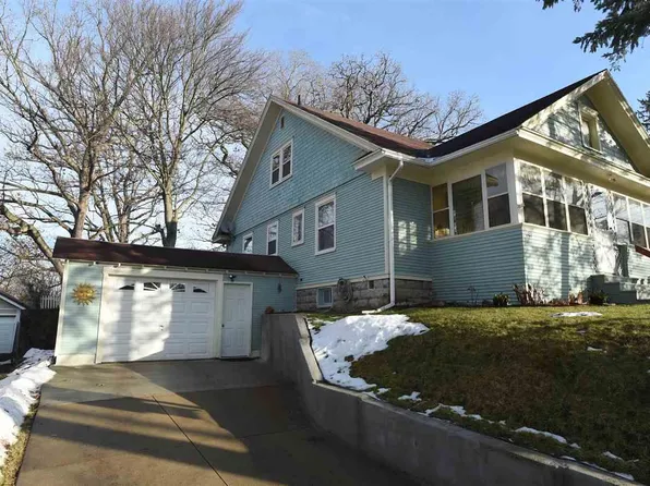 744 Woodlawn Ave, Jackson, MI 49203