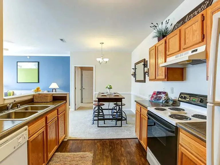 Charleston Pines Apartment Homes — Photo 7
