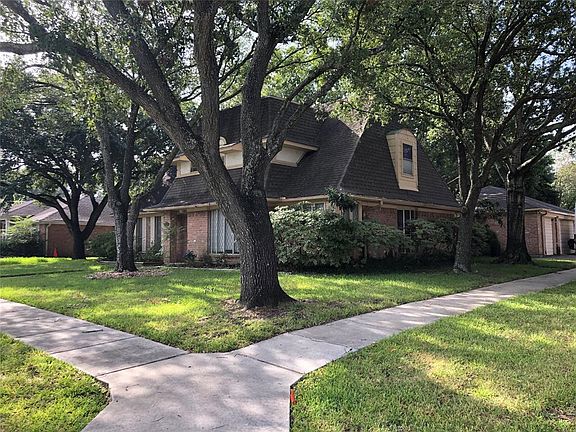 2nd image of 16125 Singapore Ln