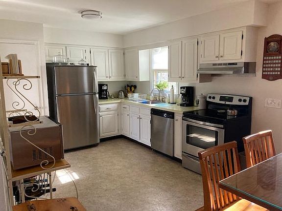 2nd image of 5 Holly Dr
