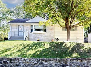 41 Woodland Dr, Suffern, NY 10901