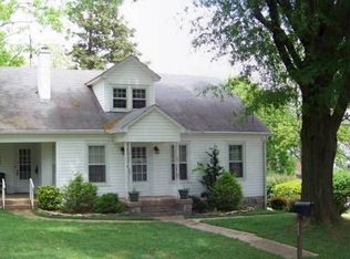 121 2nd St NE, Conover, NC 28613