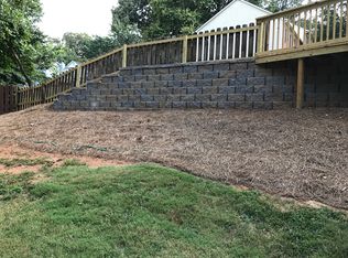 391 Sarah Ln, Lawrenceville, GA 30046