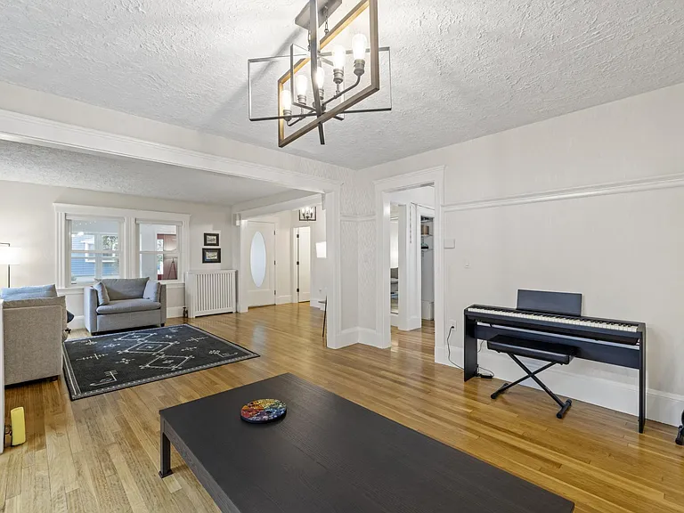 107 Ronald Rd — Photo 10
