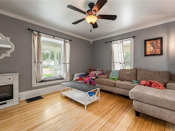 5th image of 508 Evergreen Street