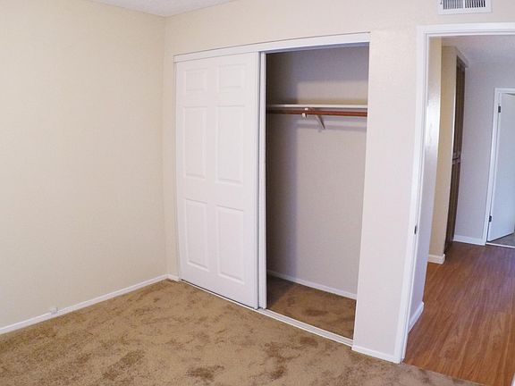 5th image of 100 Oakmeade Ct