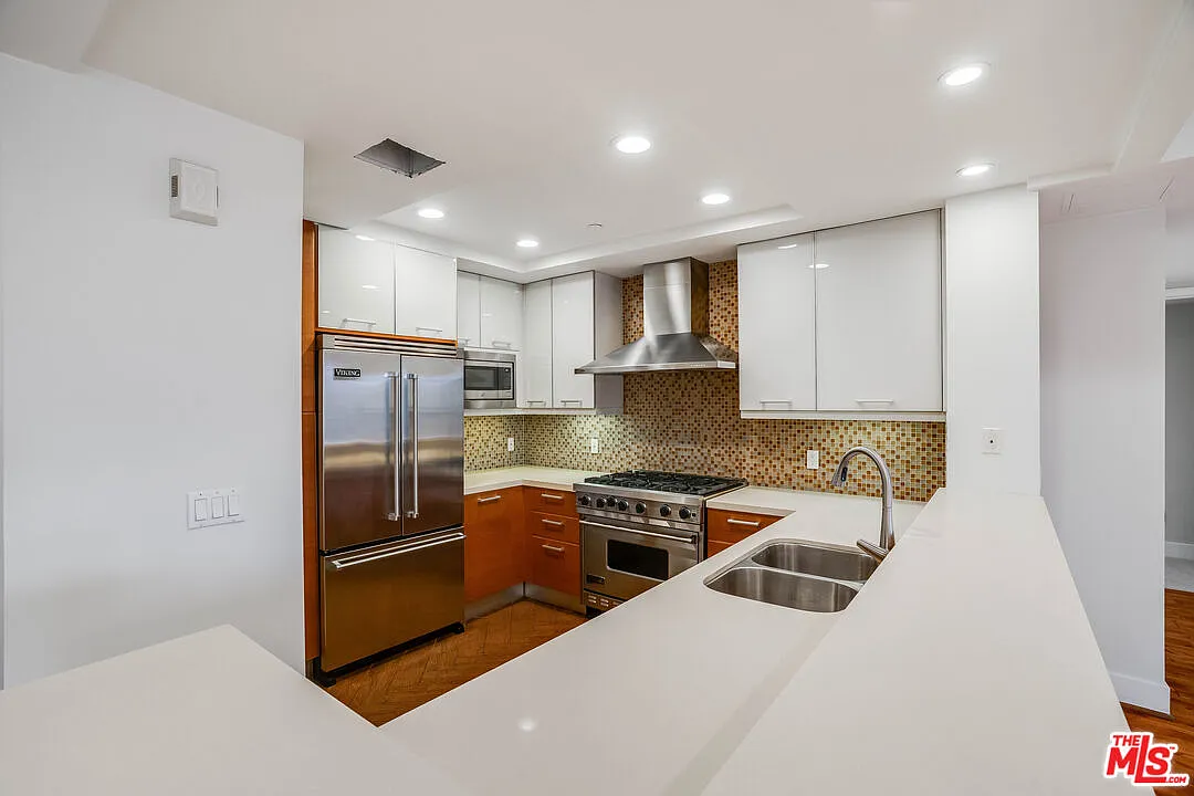 2 bed, 3.0 bath, 1521 sqft, $4,995 — Photo 4