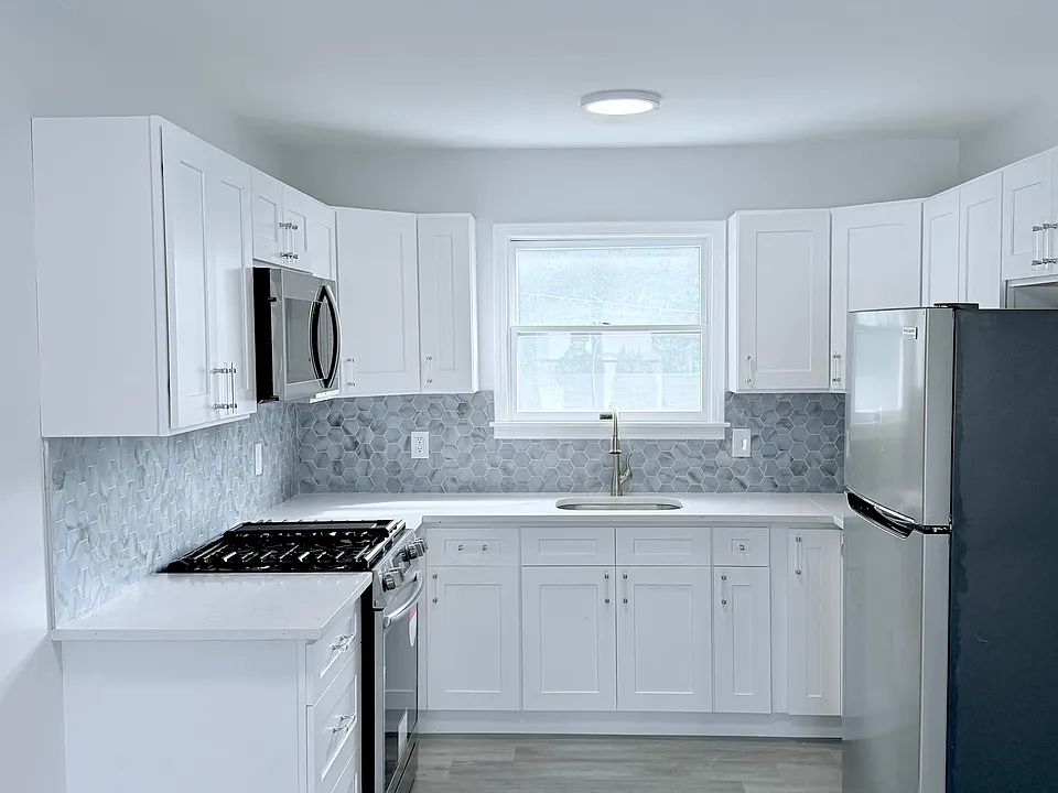 275 Circular Ave #2A
