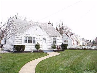 1st image of 913 Glendale Dr