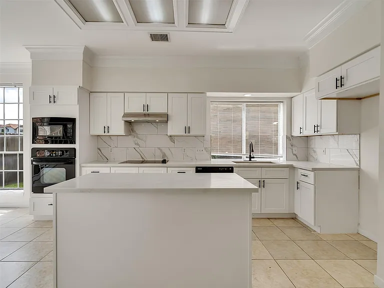 1127 Gloria Ct — Photo 24