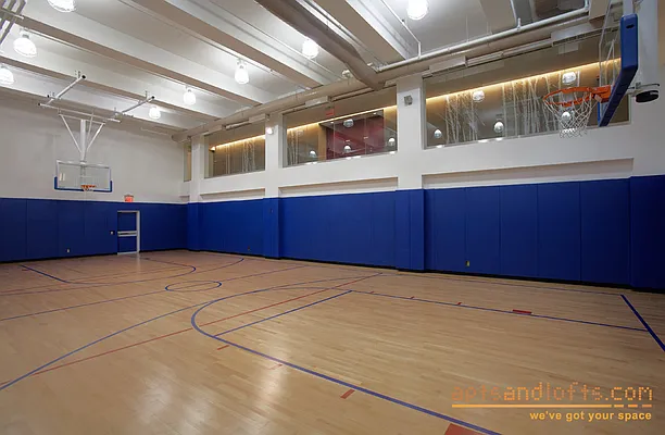 Sold by aptsandlofts.com | media 33