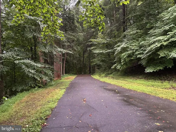 6200 Sierra Ct, Manassas, VA 20111